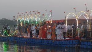 मां गंगा की धारा की तरह बढ़ रही विकास यात्रा- सीएम योगी