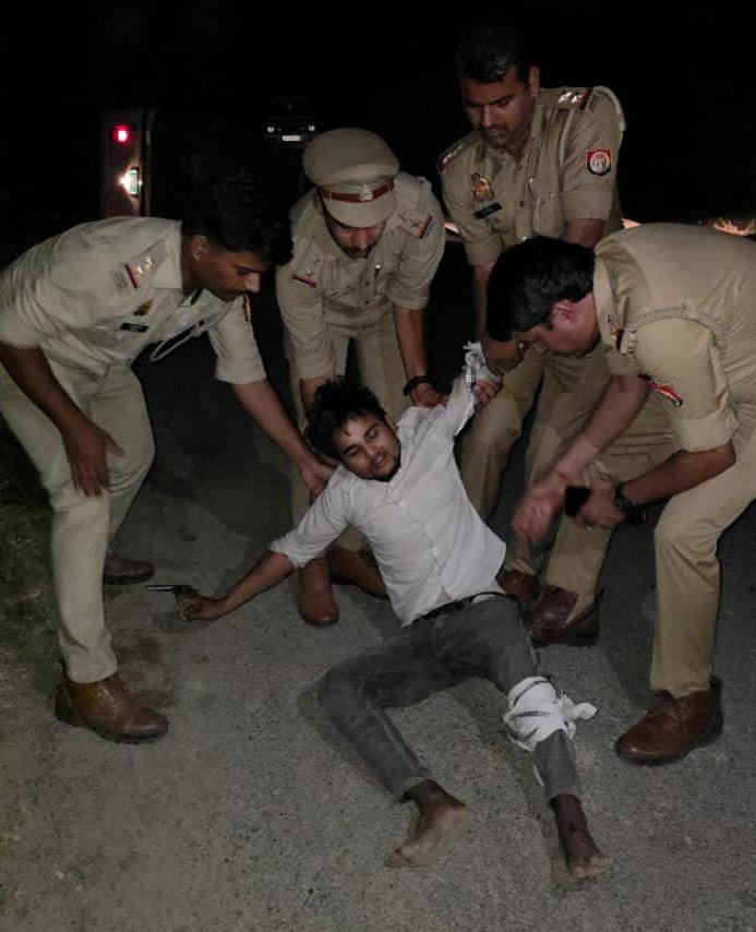 निगोहां में युवती से रेप करने वाले आरोपी चालक को पुलिस ने मुठभेड़ के बाद गिरफ्तार किया