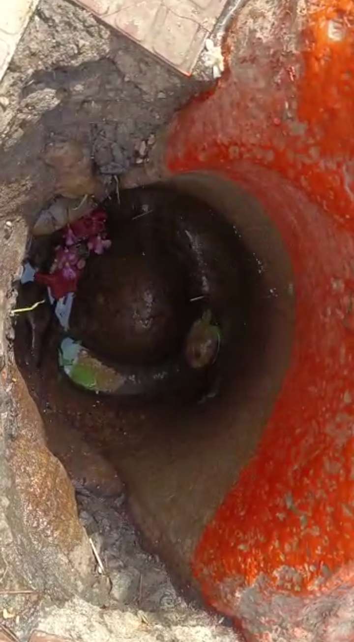 अत्यंत दुर्लभ नर्मदा जी के नाभी कुंड का स्पष्ट दर्शन