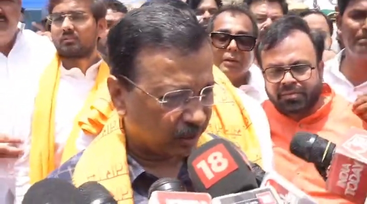 अयोध्या पहुंचे अरविंद केजरीवाल हनुमानगढ़ी में किए दर्शन