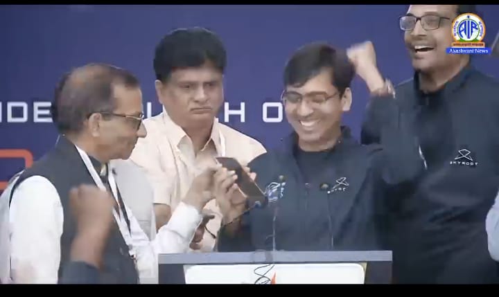 PM मोदी ने विक्रम-1 के सफल प्रक्षेपण पर हैदराबाद स्थित स्काईरूट एयरोस्पेस की टीम को बधाई दी 1 WhatsApp Image 2026 07 18 at 22.15.15