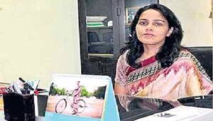 FSDA की प्रमुख अधिकारी रोशन जैकब के नेतृत्व मे अमीनाबाद होलसेल दवा बाजार मे आज भी जांच अभियान चलाया गया