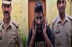 CM योगी को धमकी देने वाला हवालात से लंगड़ाते हुए निकला गिड़गिड़ाकर मांगी माफी